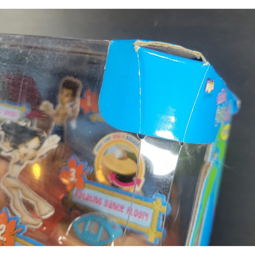 Bratz Beach Bash Party Pool Playset for Lil Bratz Dolls New - Picture 8 of 8